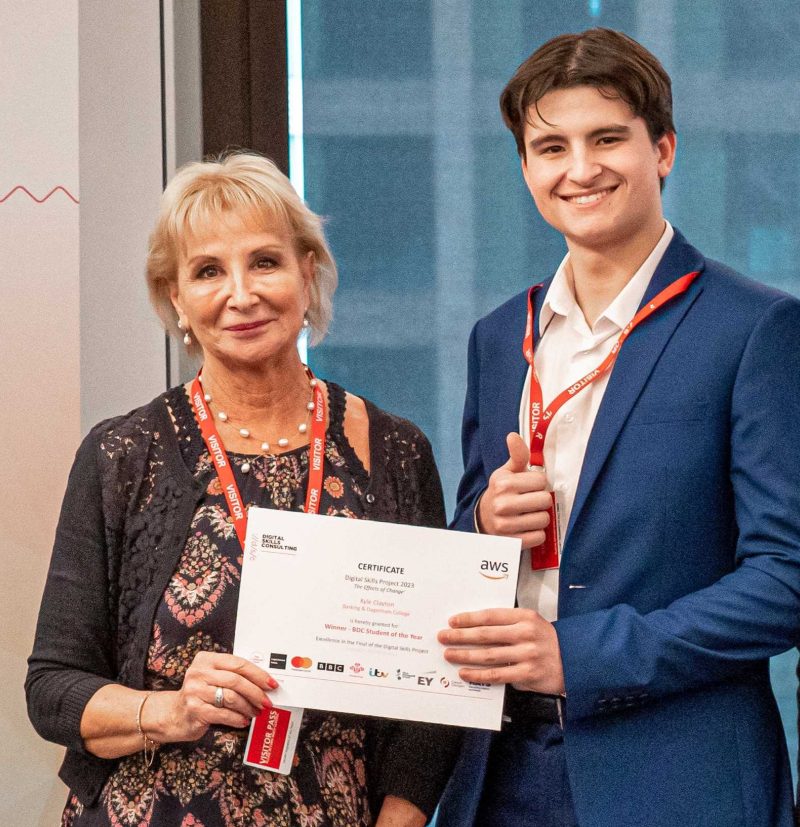 Kyle Clayton project manager of a team called Stumbr receiving his Student of the Year award from Julia Von Klonowski Digital Skills Consulting